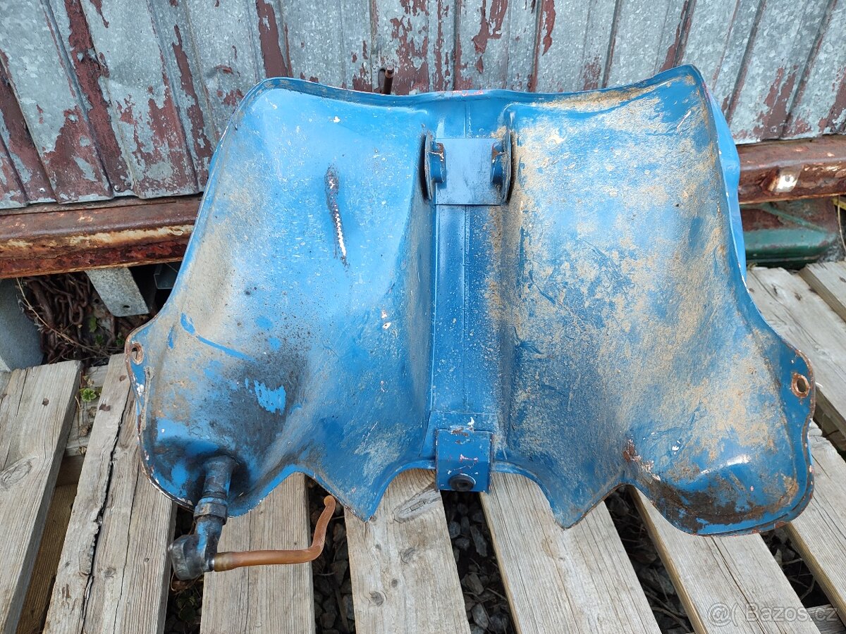 Nádrž sedlo Aprilia Tuareg Dakar stavba - 3