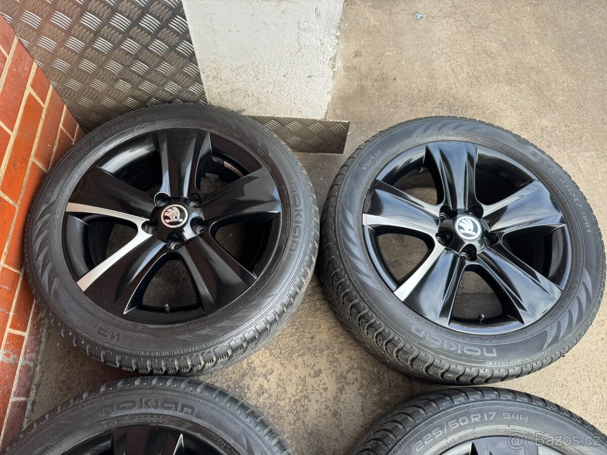 Alu 17" 5x112, škoda " Dolomite BLACK " zimní 80% , YETI - 3