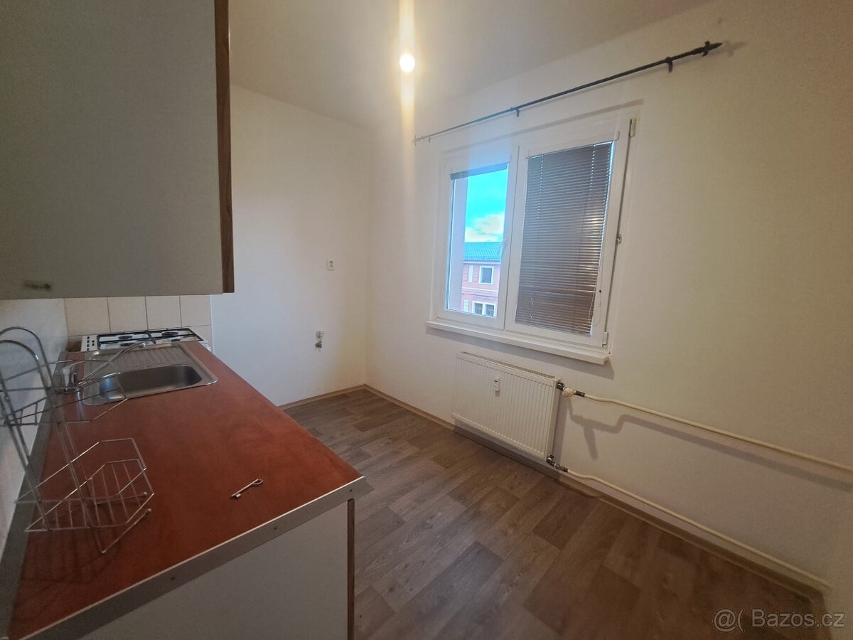 Pronájem bytu 2+1+L v ul. Beethovenova v Chomutově - 3