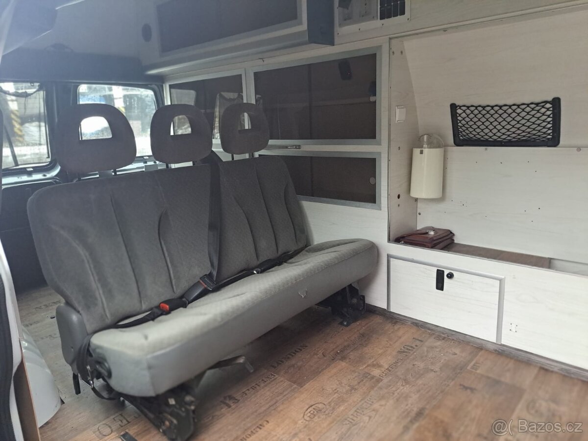 Chevrolet Express 2500 - 3