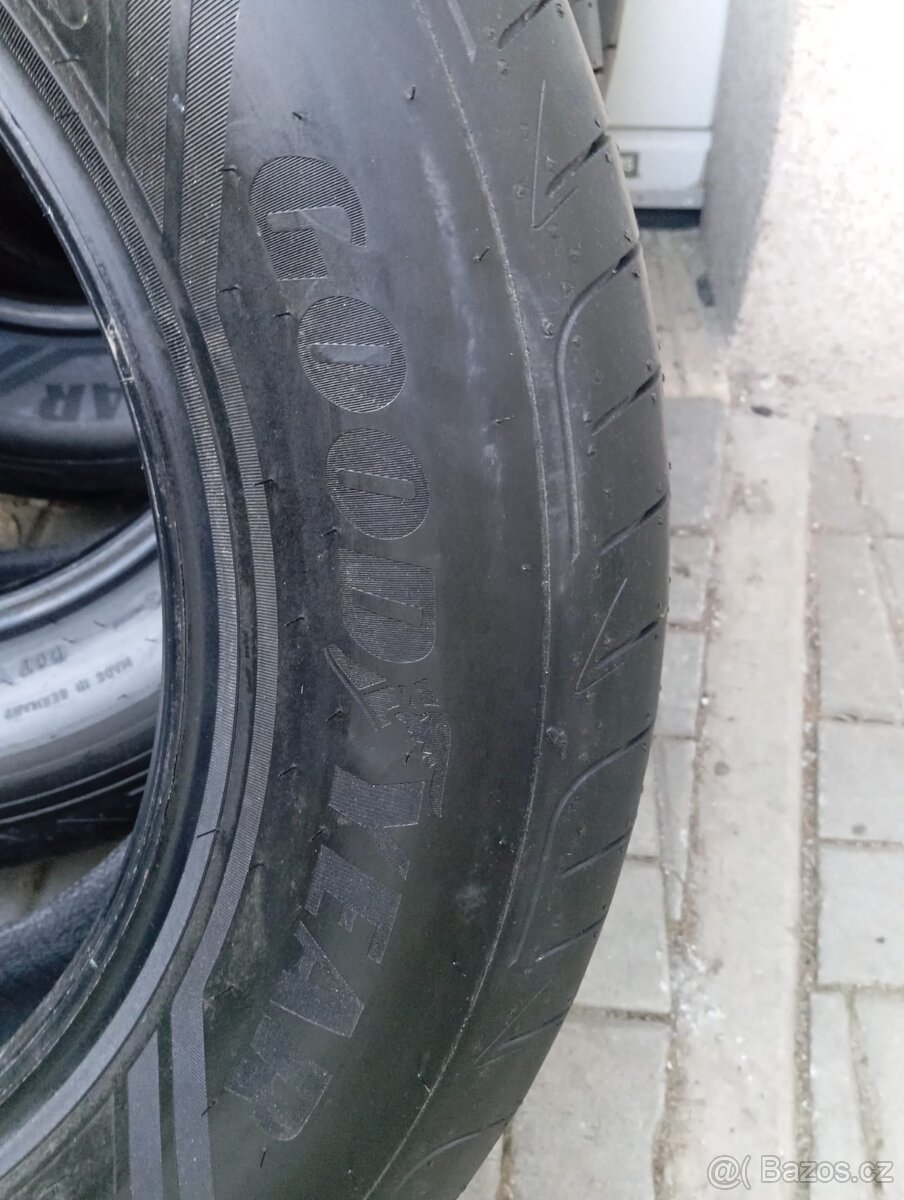 Nove letni pneu good year - 3