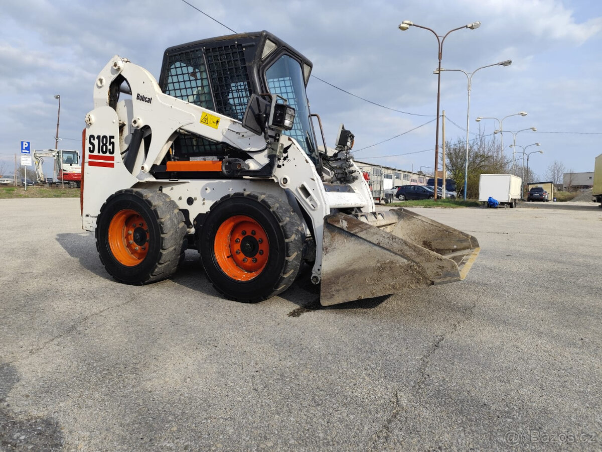 Šmykový nakladač Bobcat S185, Špz. - 3