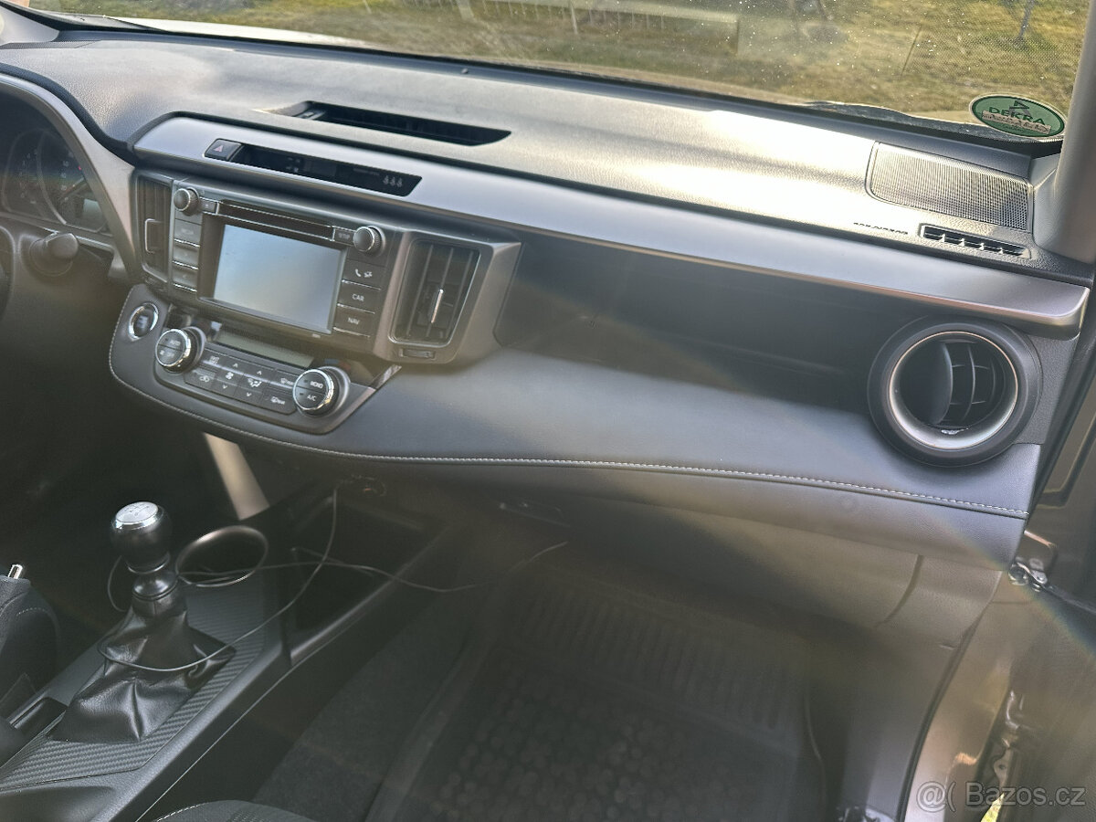 Toyota RAV4 2.2D 4x4 TOP stav původ ČR - 3