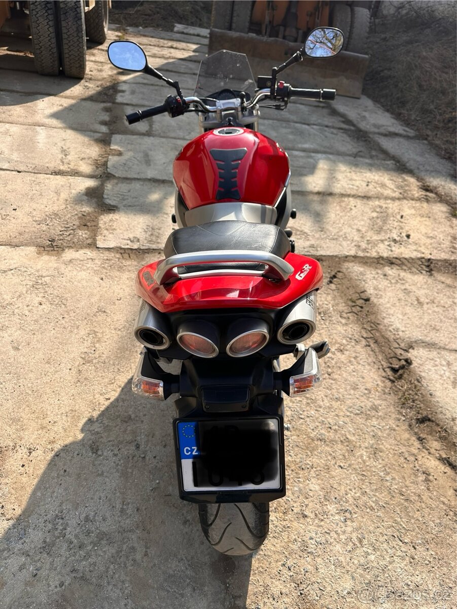 Suzuki GSR600 - 3