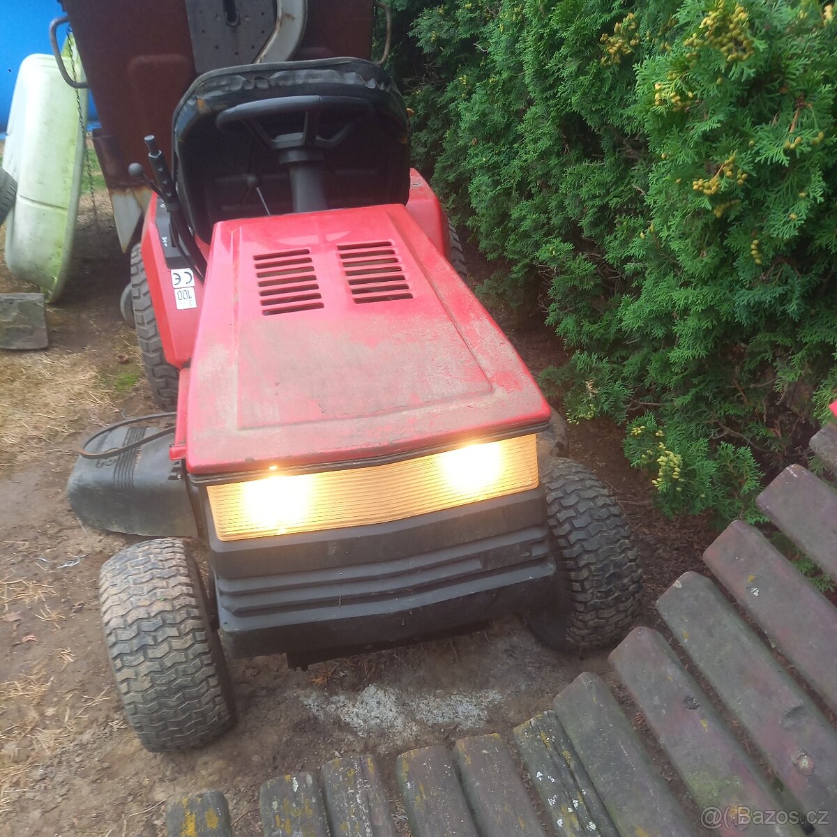 Zahradní sekací traktor - 3