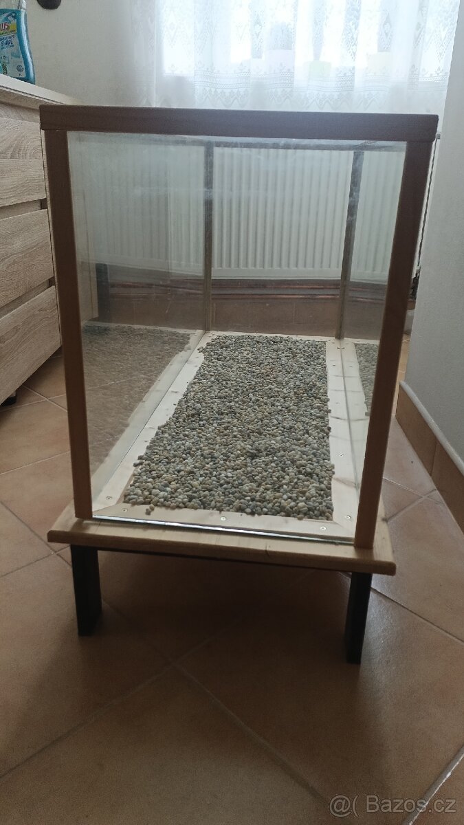 Vitrína - 3