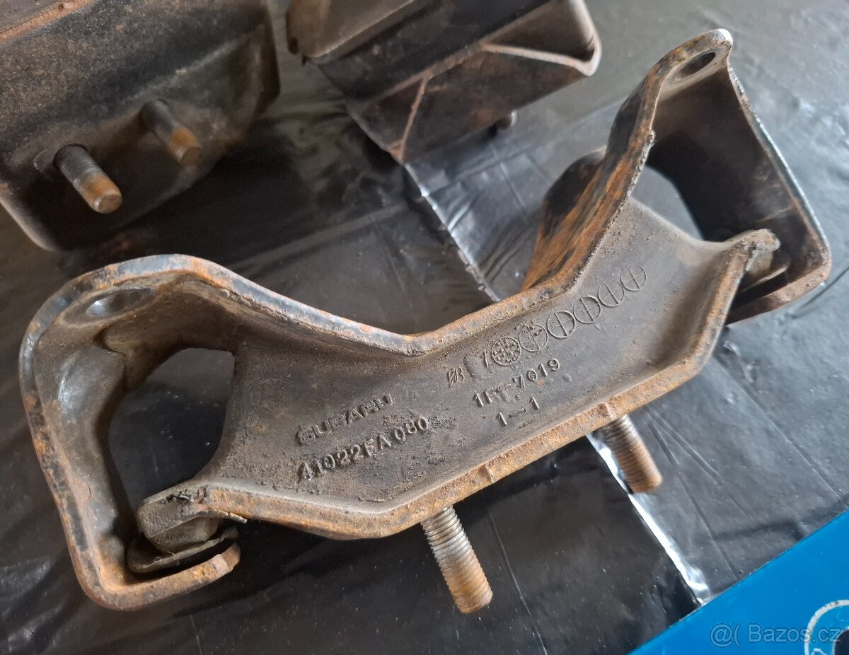 Tuhé silentblocky Subaru - 3