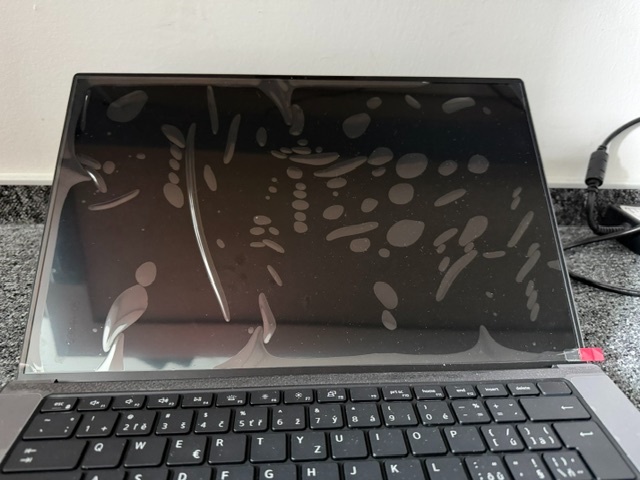Dell Precision 5570 i7-12800H/32GBram/RTX A2000 - 3