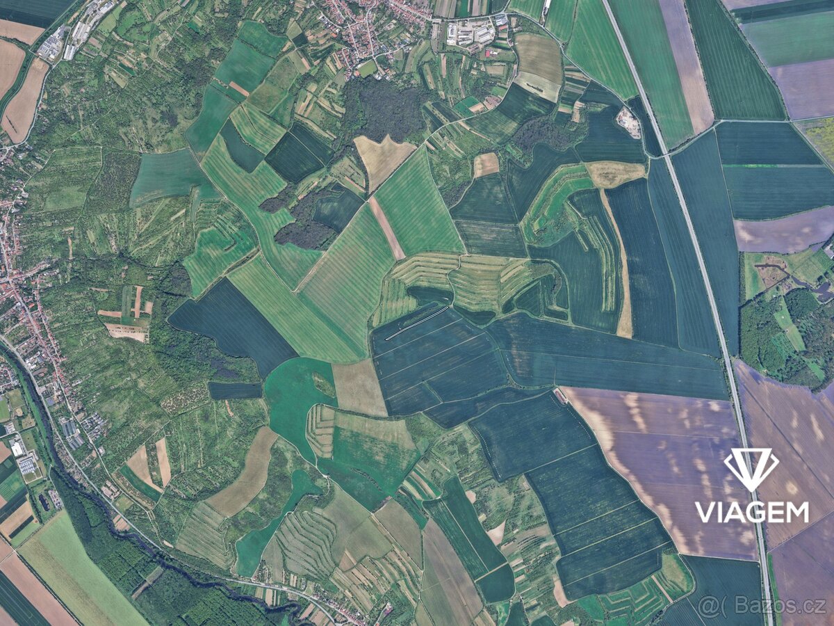 Pole 3 449 m² - 3