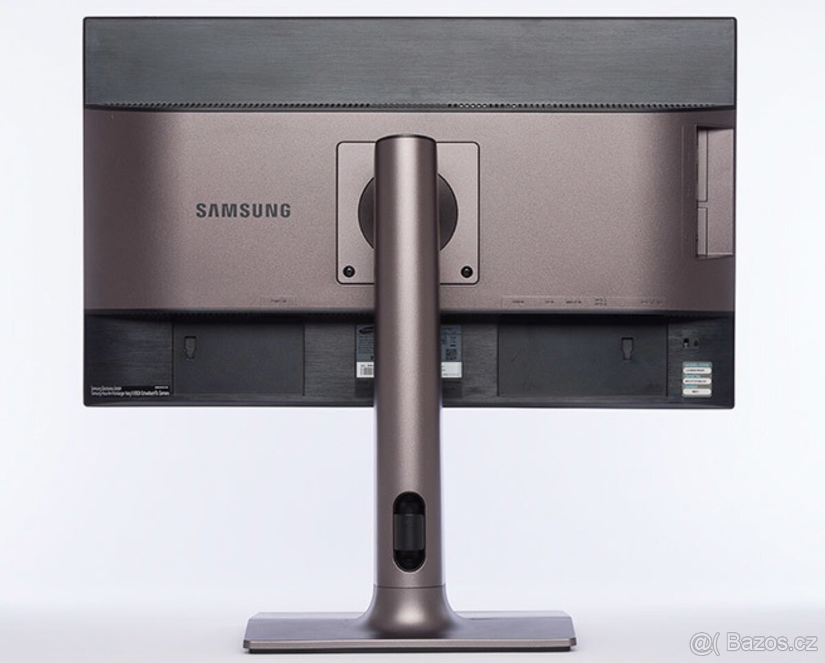 Monitor 24" Ultra HD SAMSUNG U24E850R - 3