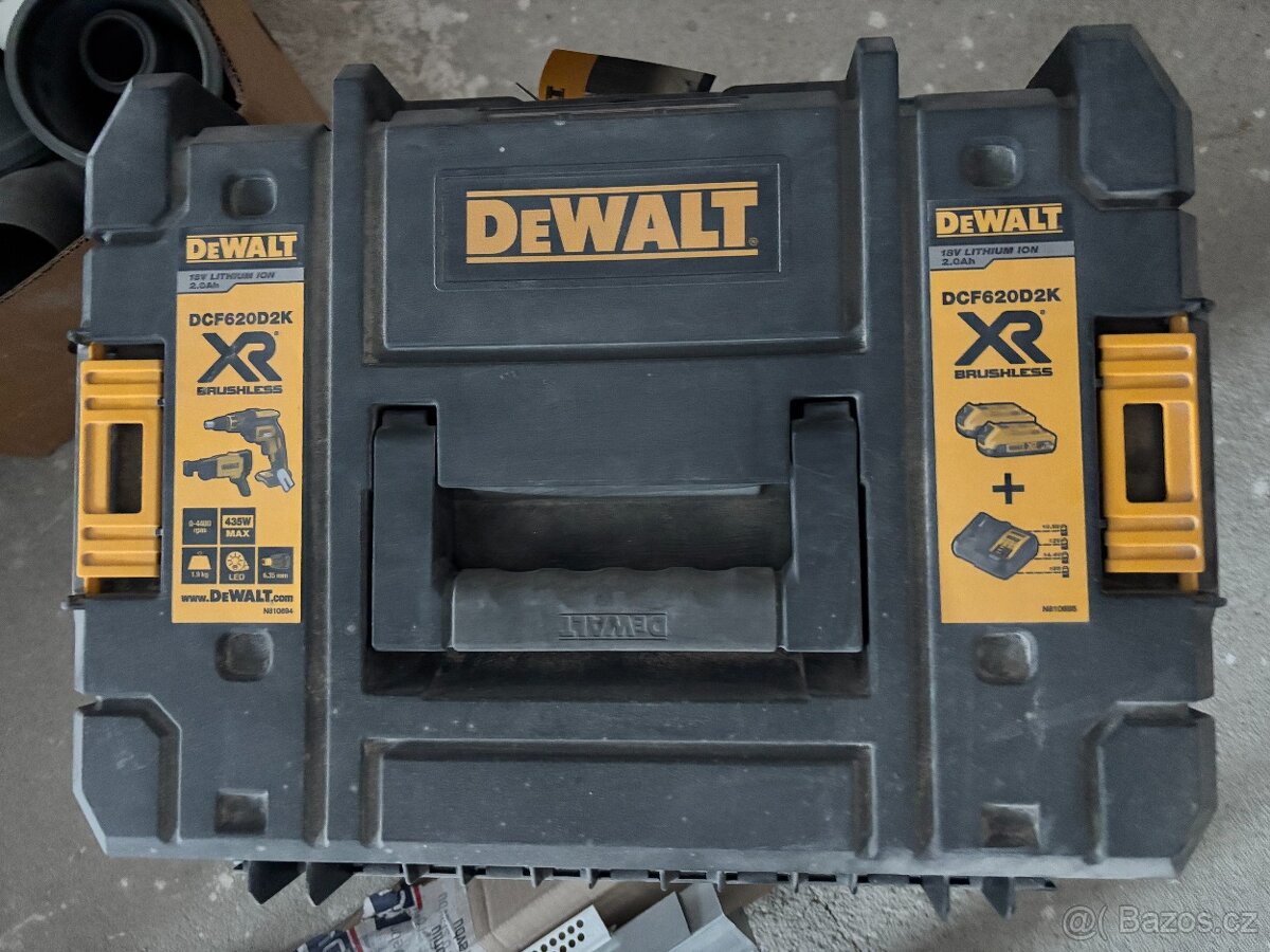 DEWALT 18V XR Aku šroubovák na sádrokarton s podavačem - 3