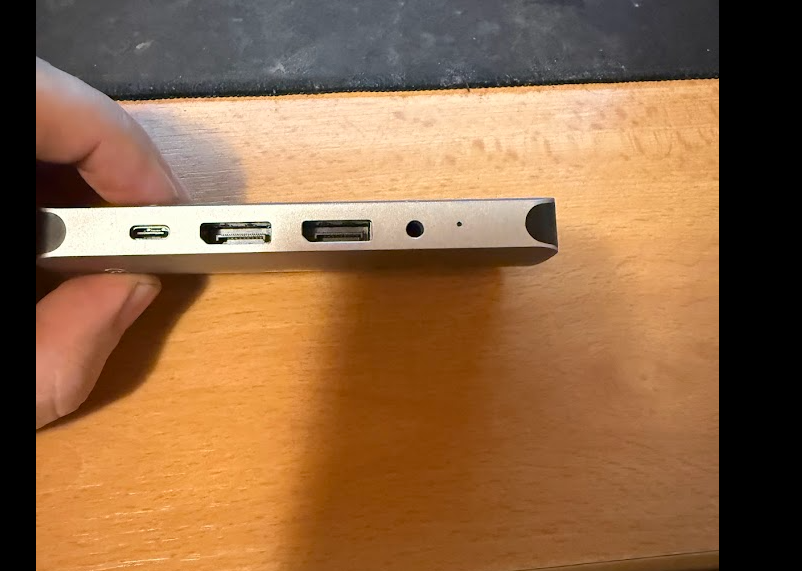 Prodám dokovací stanici 11v1 - 3