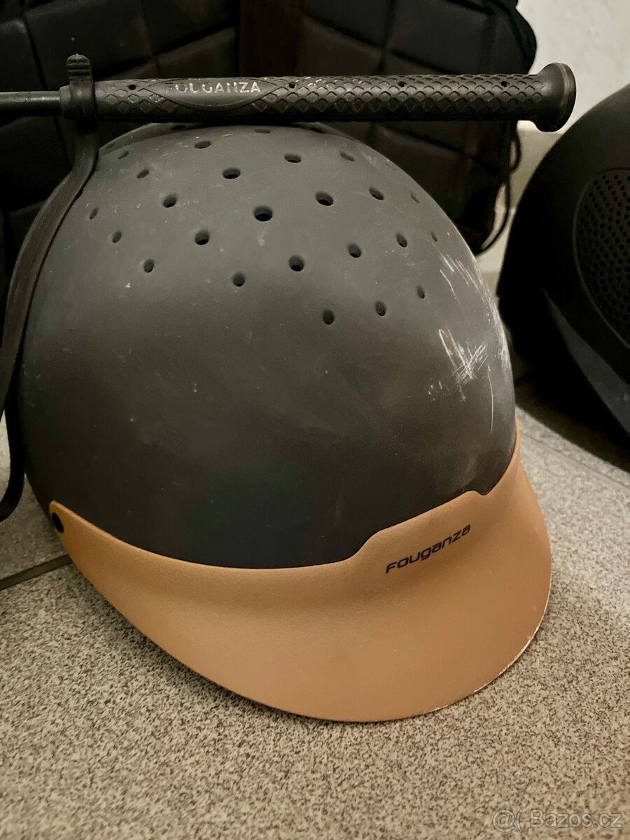 Vesty a přilby na koně - 3