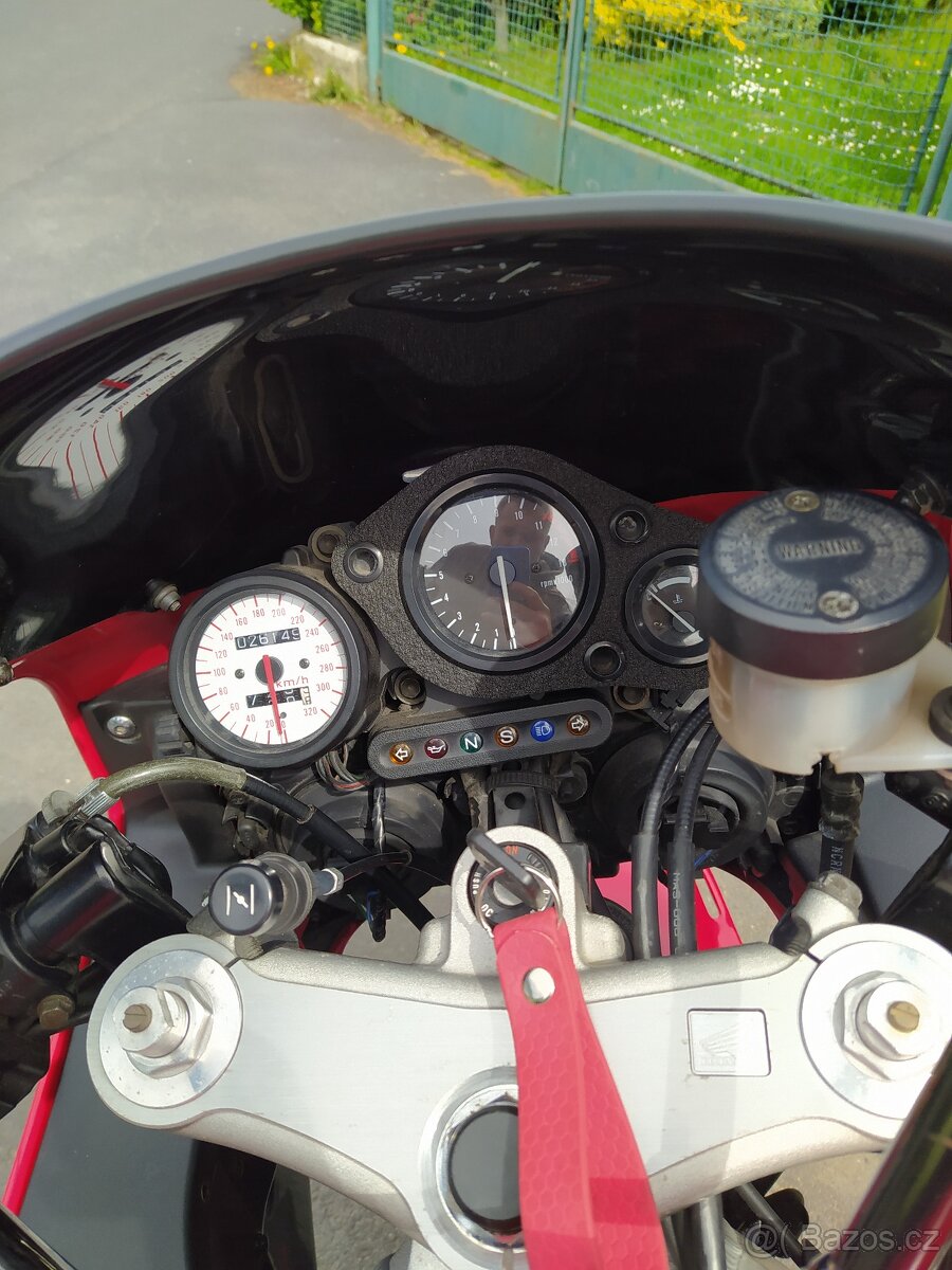 Honda CBR - 3