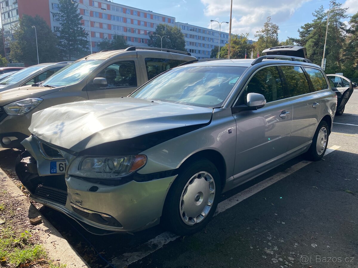 Havarované Volvo V70 - 3