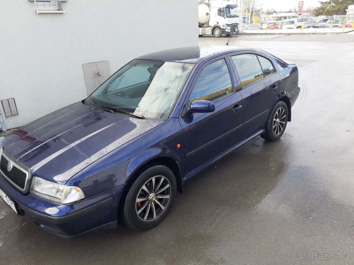 Škoda Octavia 1.6 benzín - 3