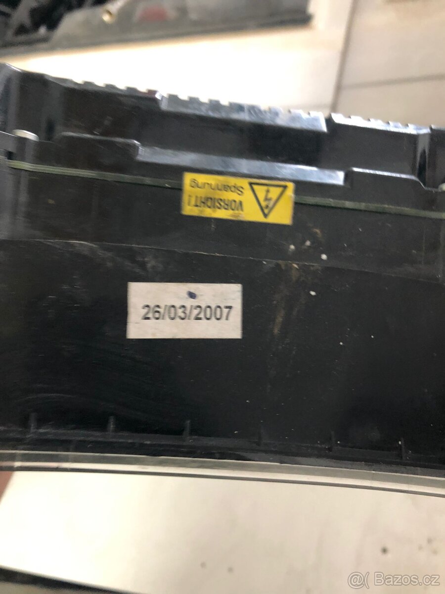 Budíky Audi A4 B7 - 3