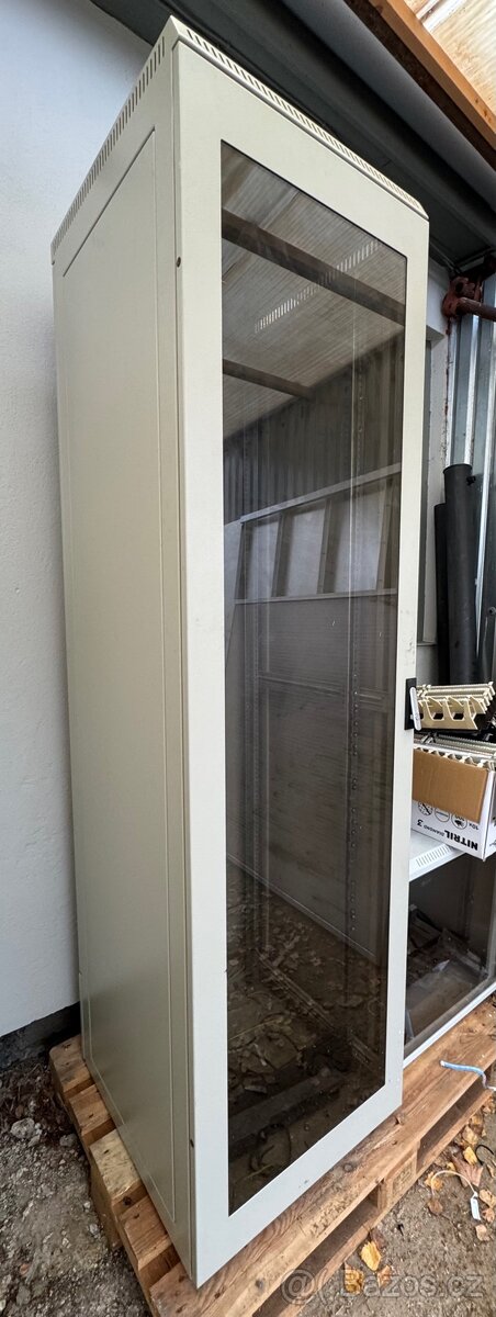 19" , stojanový prosklený RACK 45U - 3