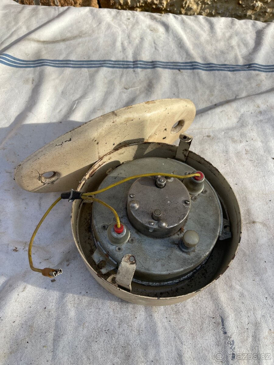 Prodám hodiny do starého autobusu nebo auta - 3