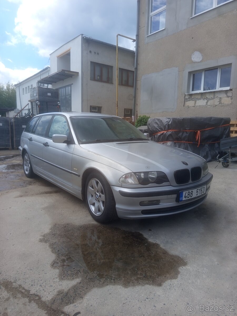 BMW E46 320d manuál - 3