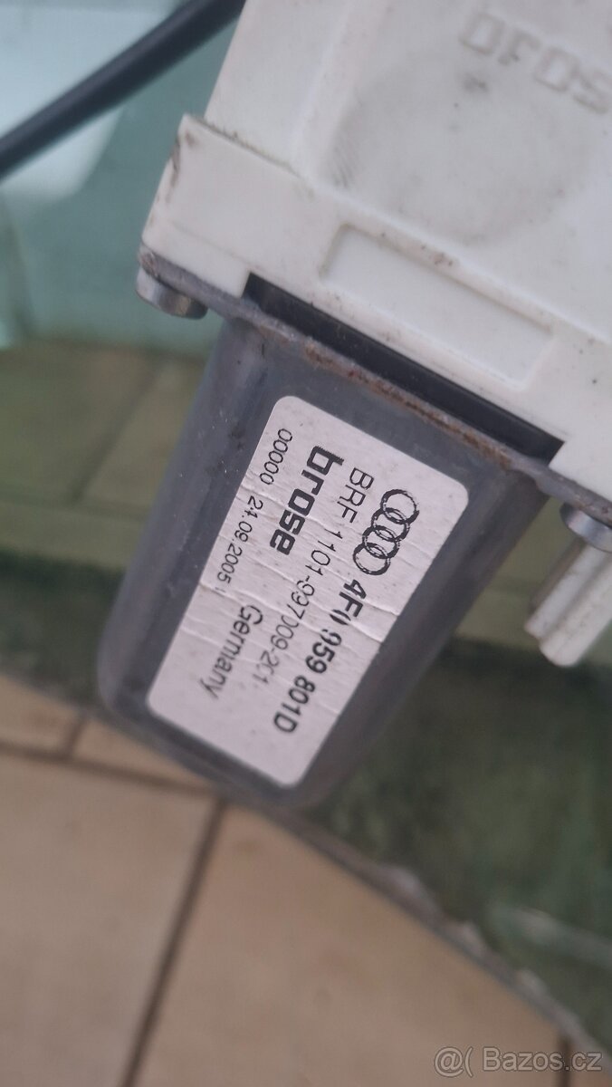 Orig. Levá elektrická stahovačka Audi A6 C6 4f - 3