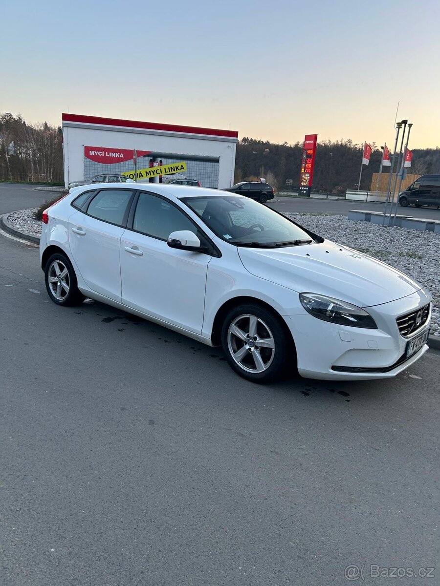 Volvo V40 D2 115 SUMMUM - 3