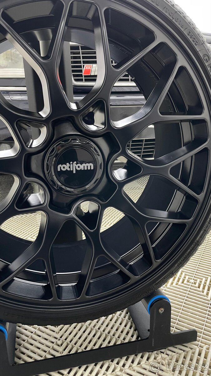 Rotiform R190 19x8.5 5x112 66.56 ET45 - 3