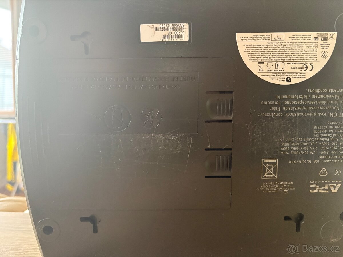 Profi UPS APC 700VA - 3