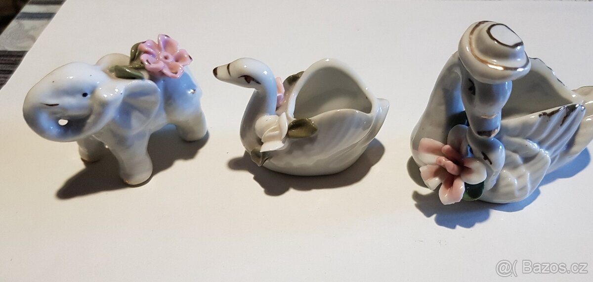 Porcelánové labutě, slon - 3