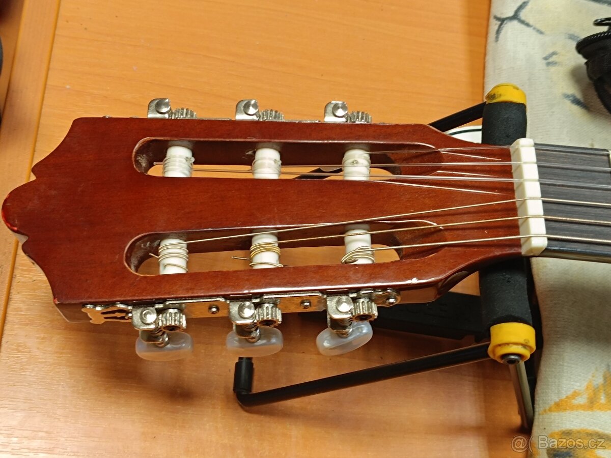 Prodám klasickou 3/4 kytaru-rok používanou-Kyjov - 3