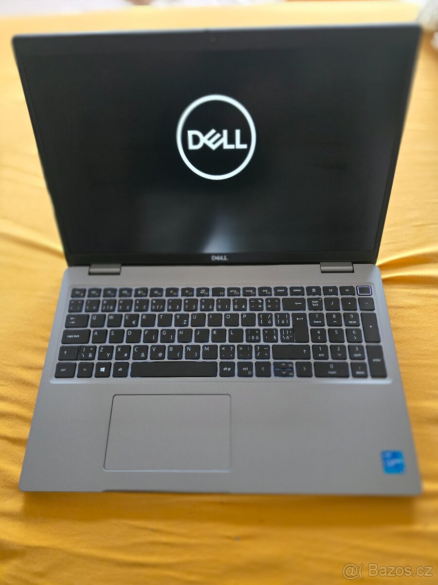 Dell Latitude 5520,i5,16 GB,256 GB SSD,Win 11 Pro - 3