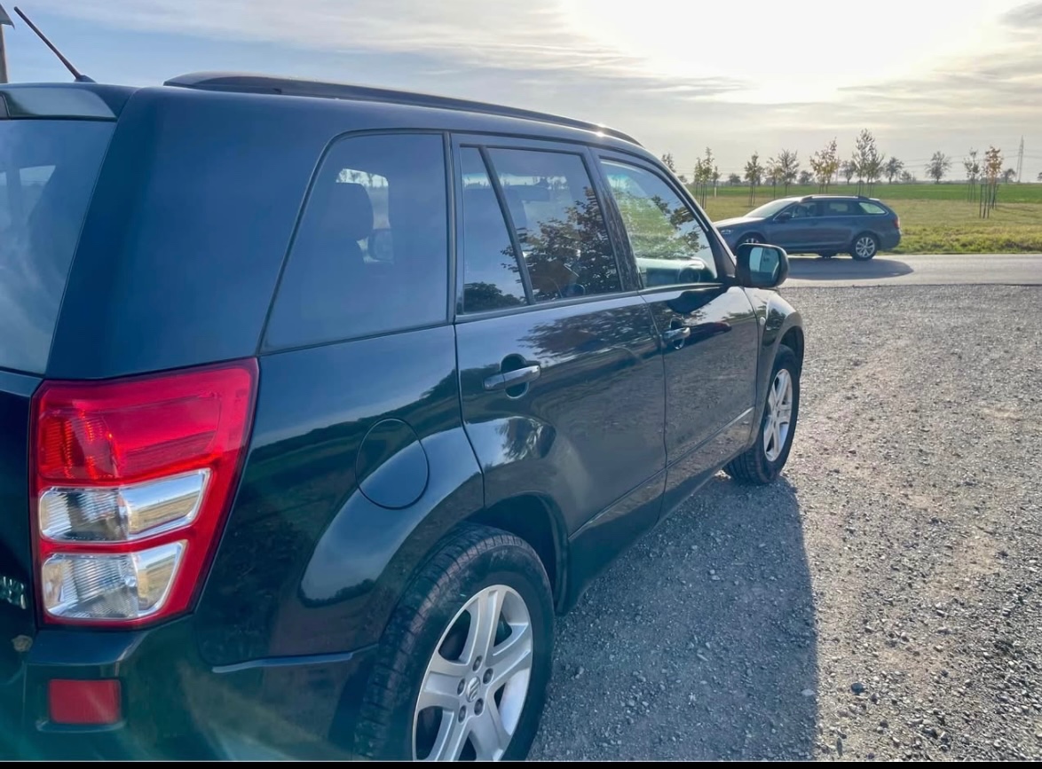 Suzuki Grand Vitara 2.0 103kw - 3