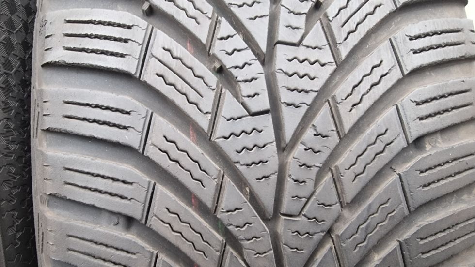 Zimní pneu 205/60/16 Continental - 3