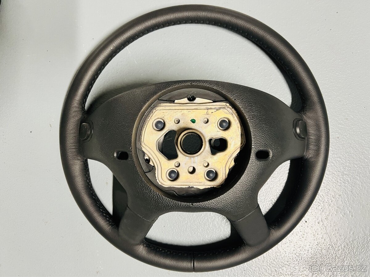 Volant Mercedes Benz - 3