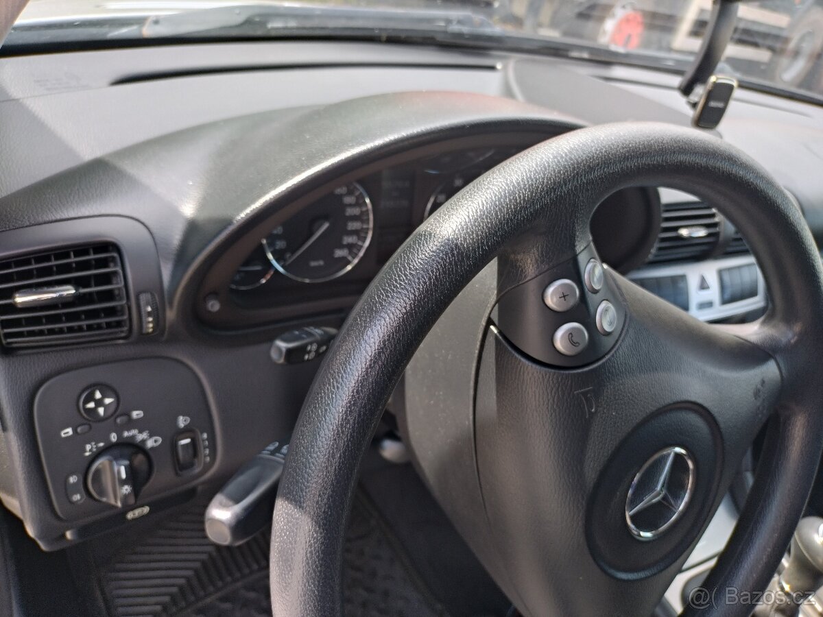 Mercedes Benz C 180 K, kupé - 3