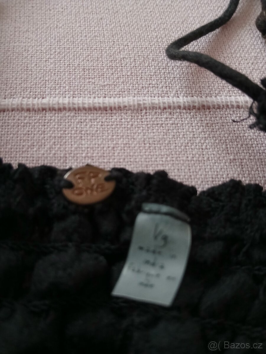 Saty' cerne s krajkou - 3