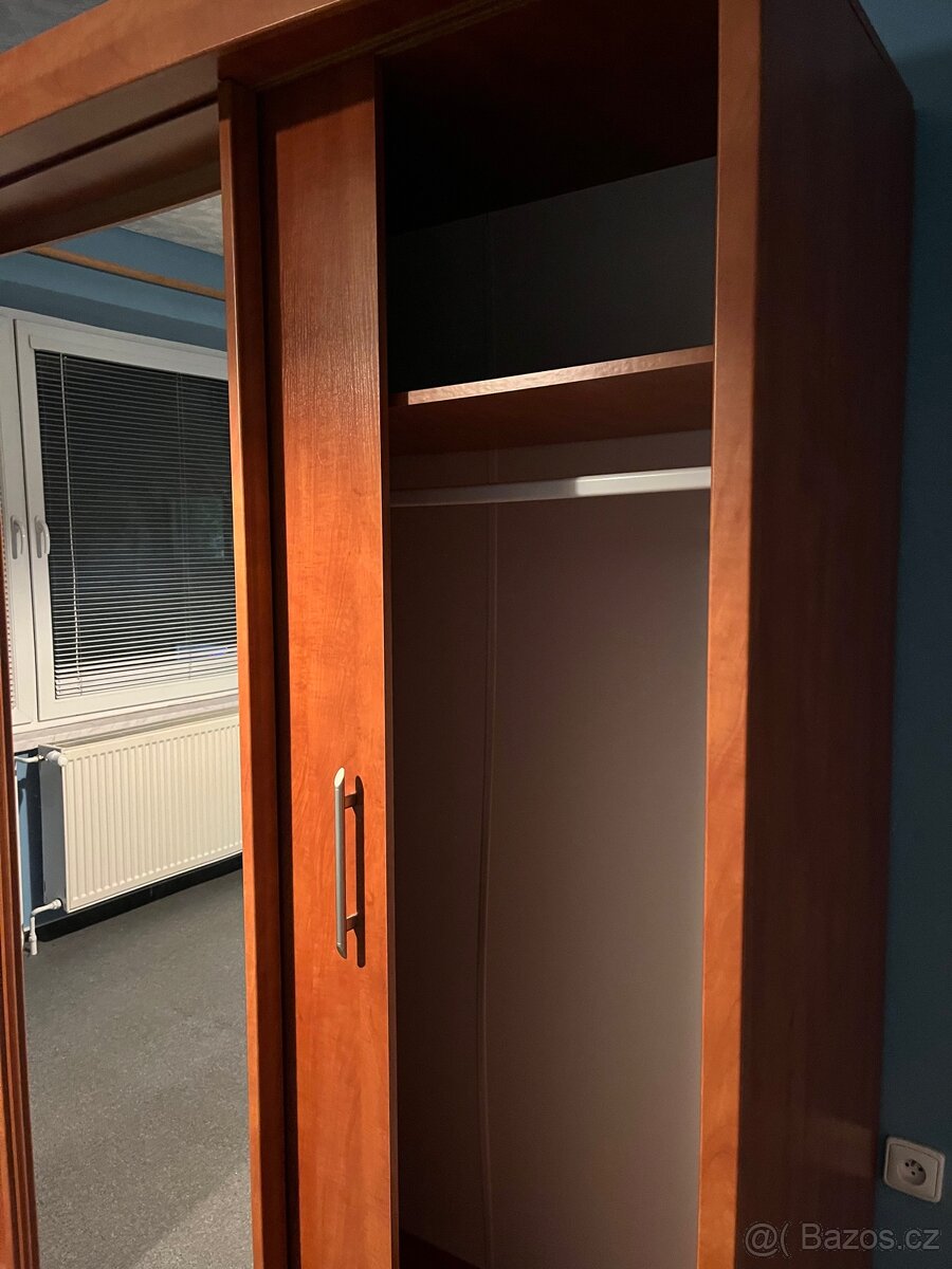 Šatní skříň - 3