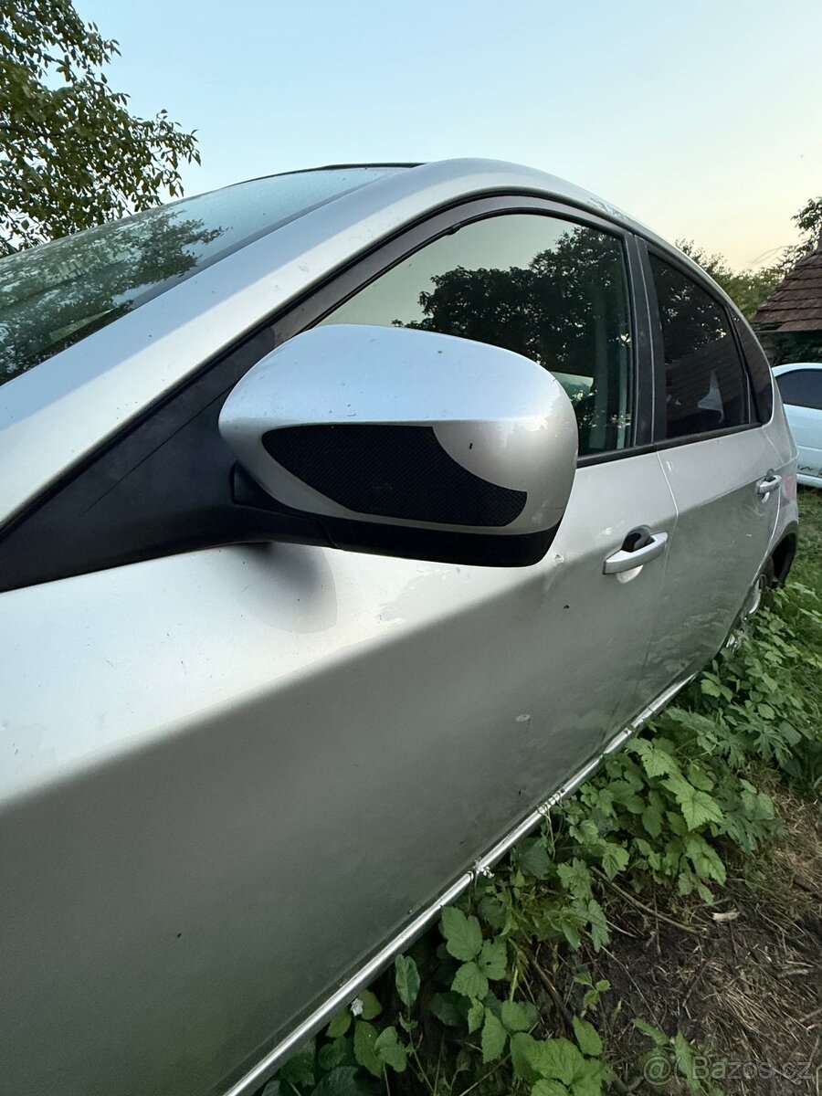 Subaru impreza hatchback GH doprodej dílů. - 3