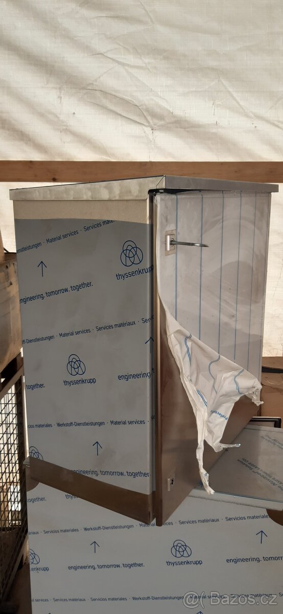 Nerezový rozvaděč /skřín 760x760x400mm / Rittal - 3