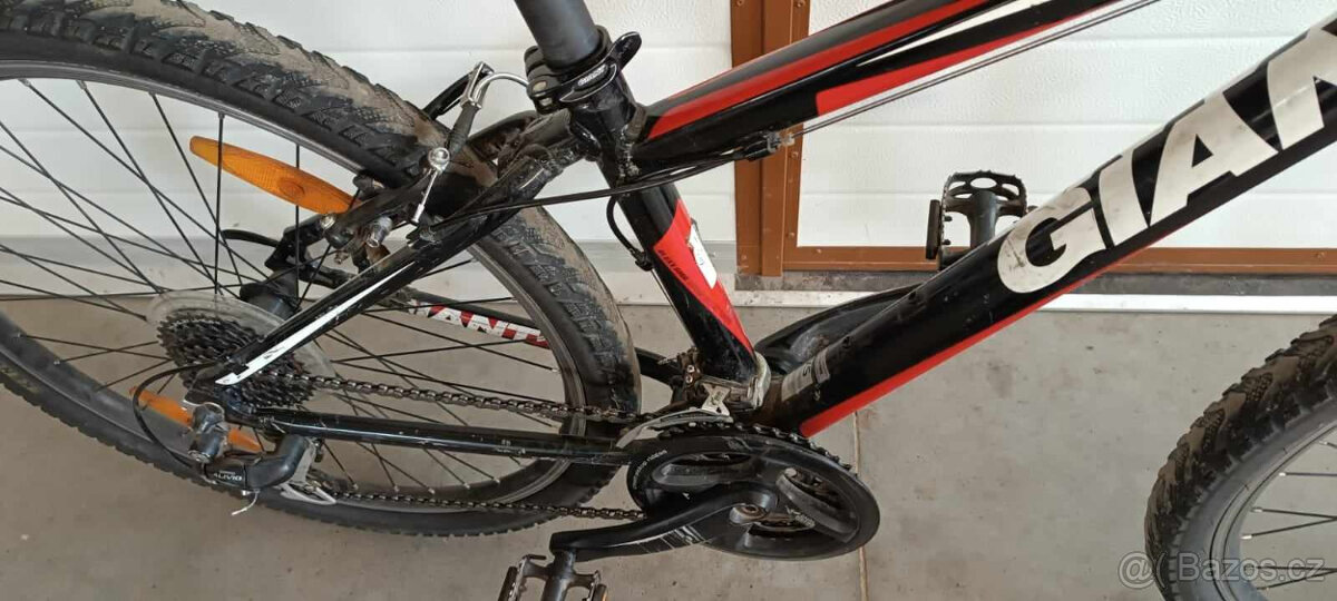Horské kolo GIANT - 3