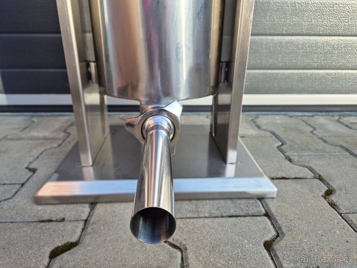 ELEKTRICKÁ PLNIČKA KLOBÁS 10 L SILNÁ PROFI - 3