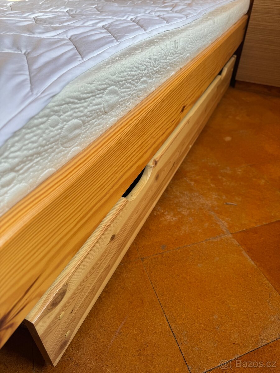 Manželská postel z masivu - 3