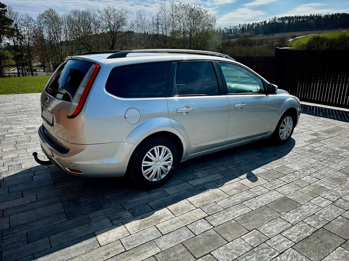 Ford Focus FACELIFT 1.6 16v - 3