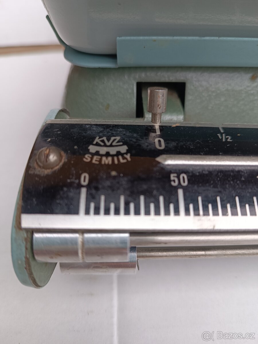 Stará kuchyňská váha " KVZ SEMILY" 1961 - 3
