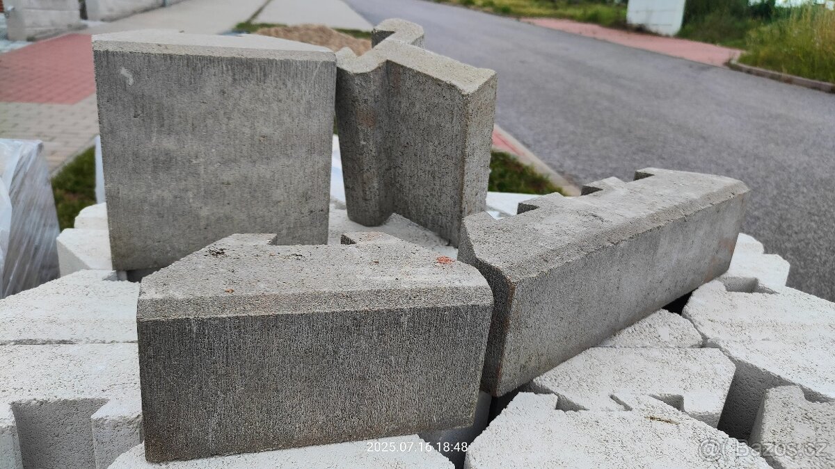 STAVOBLOCK Světle šedá hladká, bílá štípaná - 3