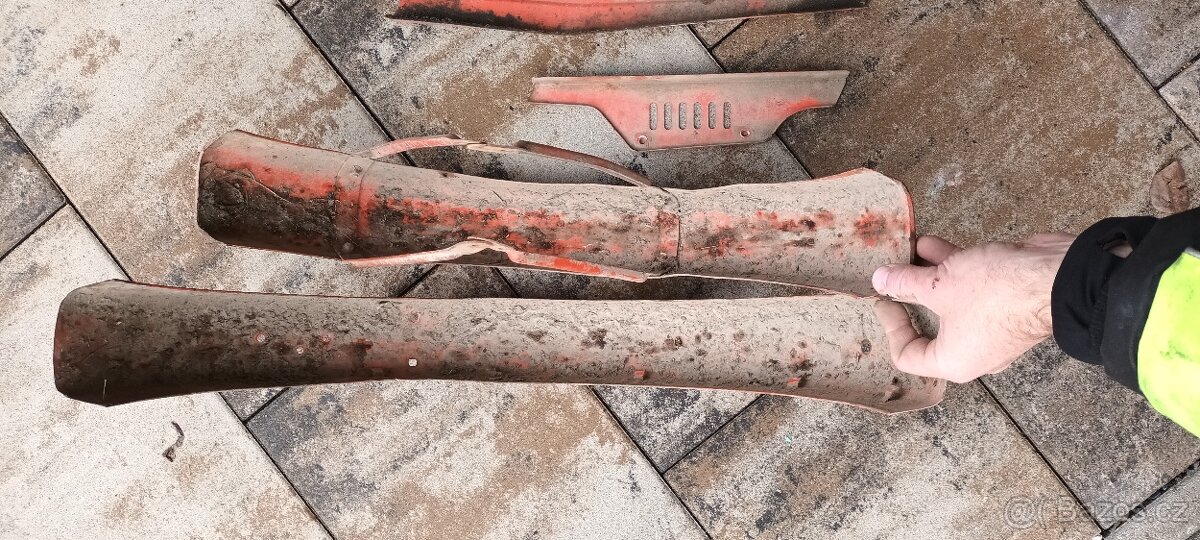 Babetta 210 - plechy červené komplet set - 3