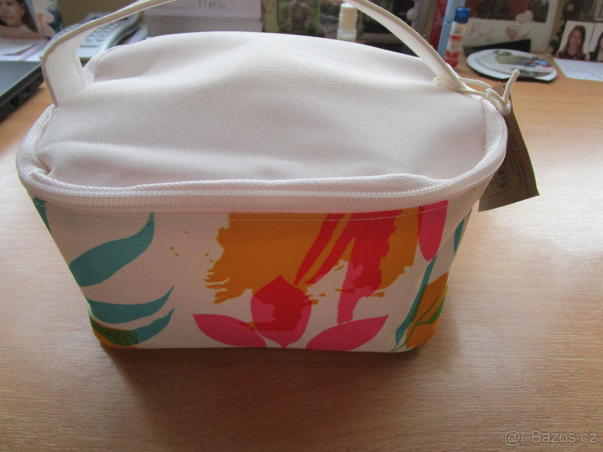 Nová pěkná kosmetická taštička, zapínání na zip - 3