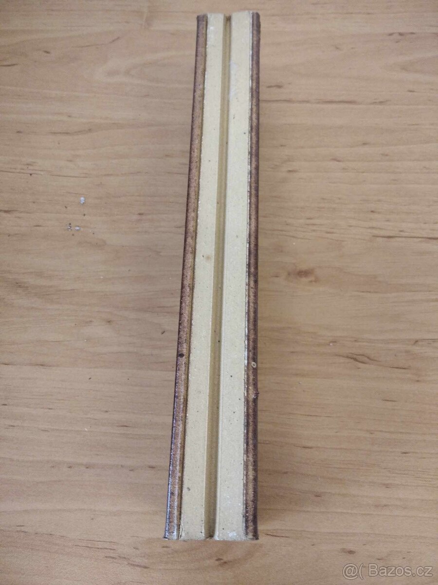 Pásková dekorace fasády - kabřinec, hnědá glazura - 3