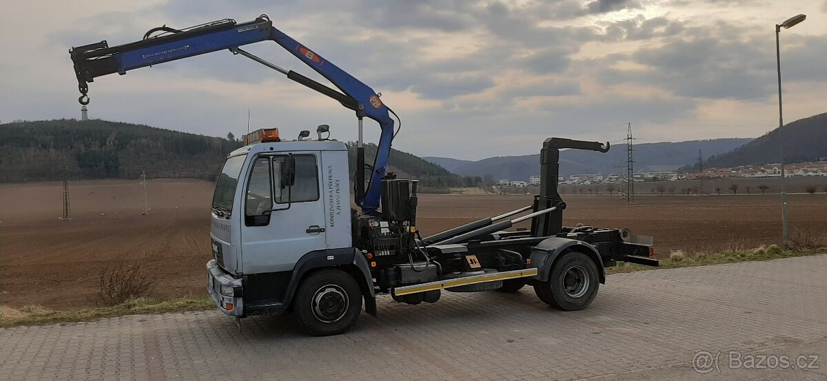 Hakový nosič kontejnerů s hydraulickou rukou - 3