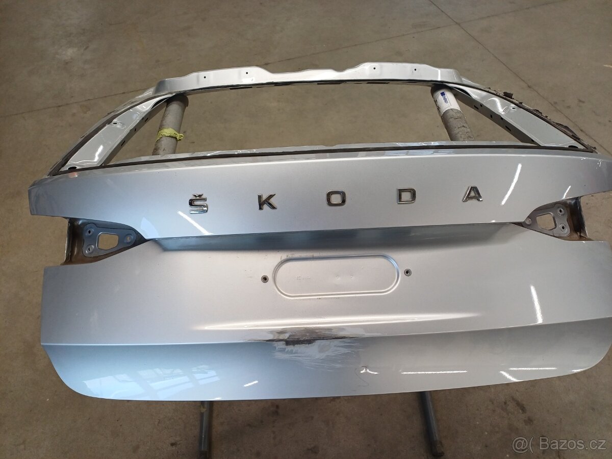 Páté dveře Škoda Octavia 4 combi, 5E7827105 - 3